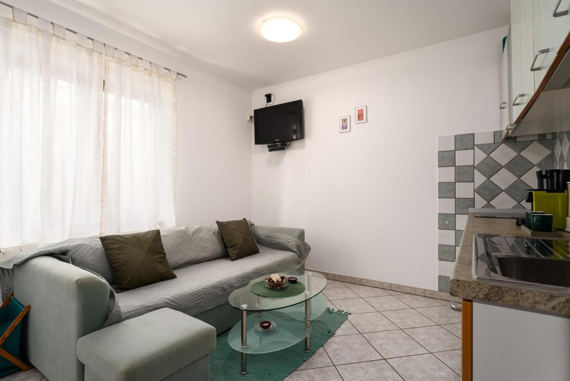 Funtana Apartments Budinjas Exterior photo